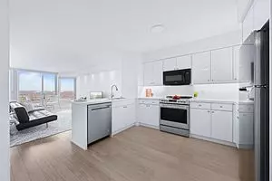 Toronto W06, ON M8V 3W9,1 Palace Pier CT #2712