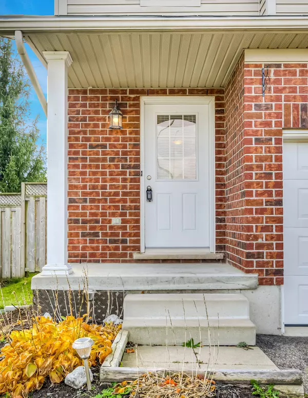 Waterloo, ON N2R 1Z4,54 Featherstone ST