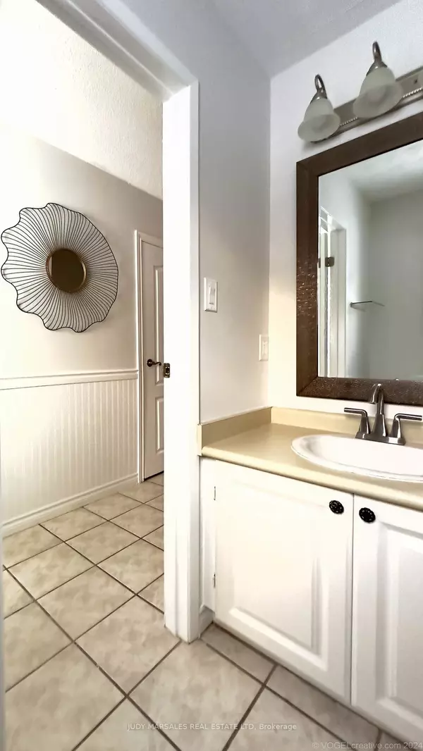 Cambridge, ON N3C 4A3,26 Poplar DR #13