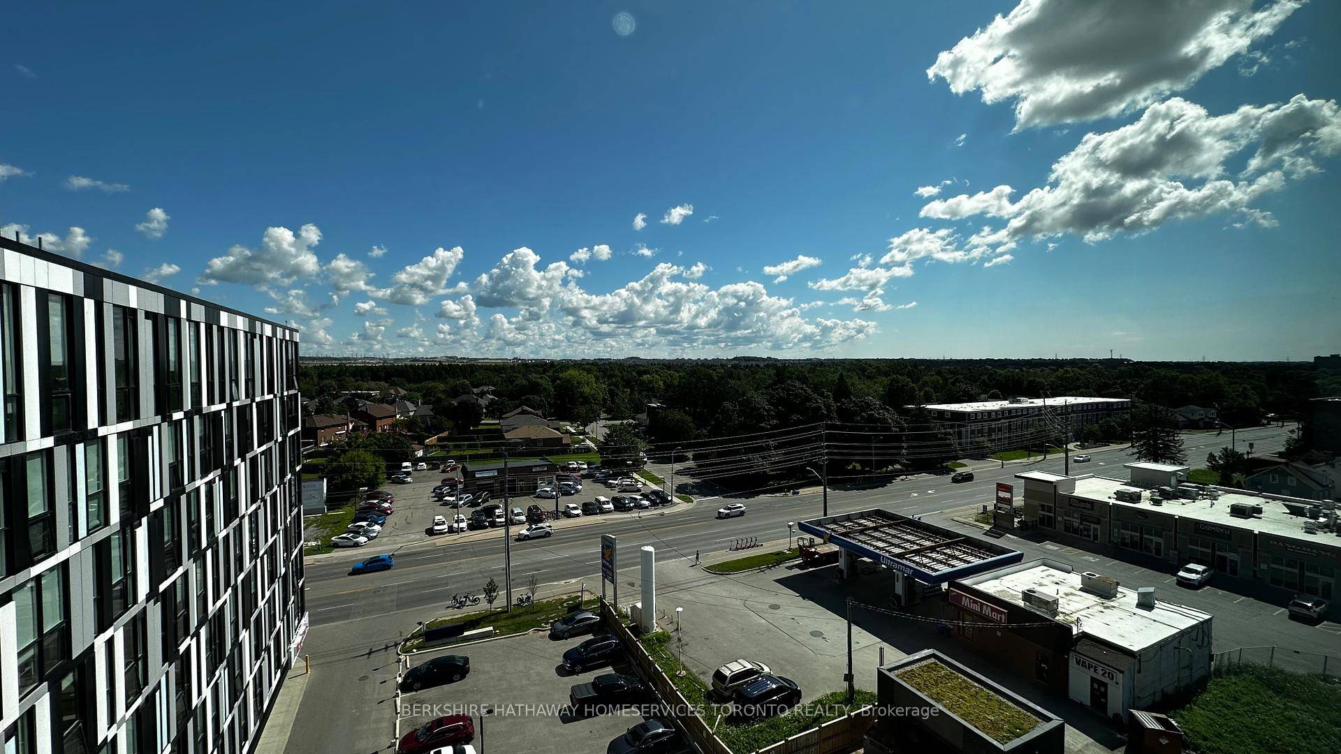 Oshawa, ON L1G 4Y3,1900 Simcoe ST N #803