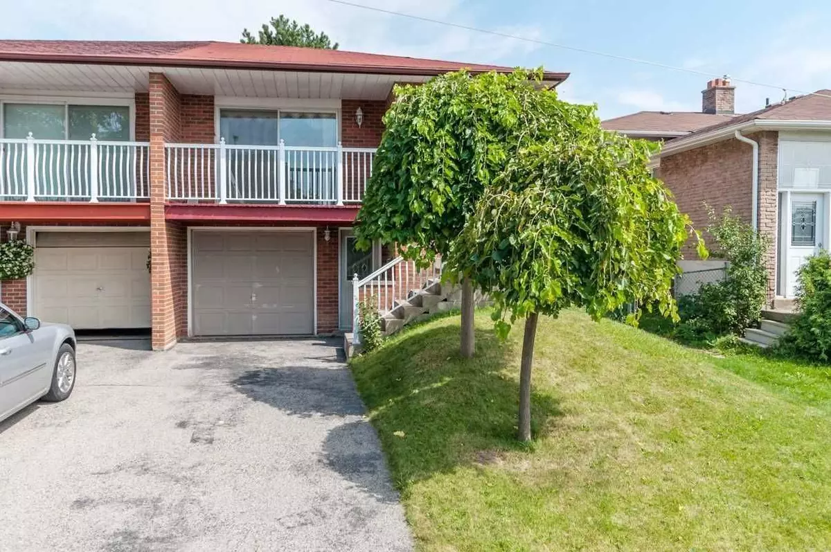 Toronto C15, ON M2H 2X9,101 Shawnee CIR #Upper