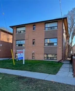 Toronto E03, ON M4C 2V9,839 Cosburn AVE #302