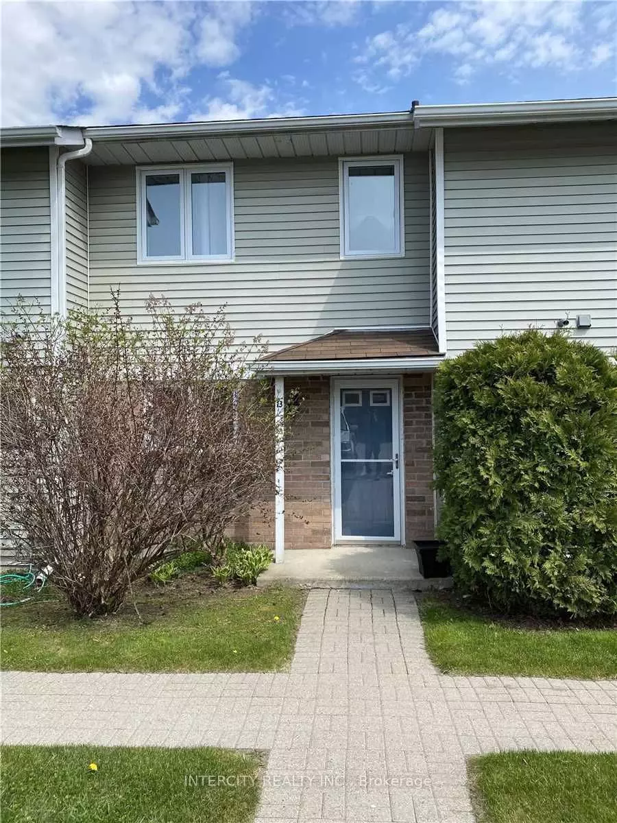 Wasaga Beach, ON L9Z 2E4,39 28th ST S #13