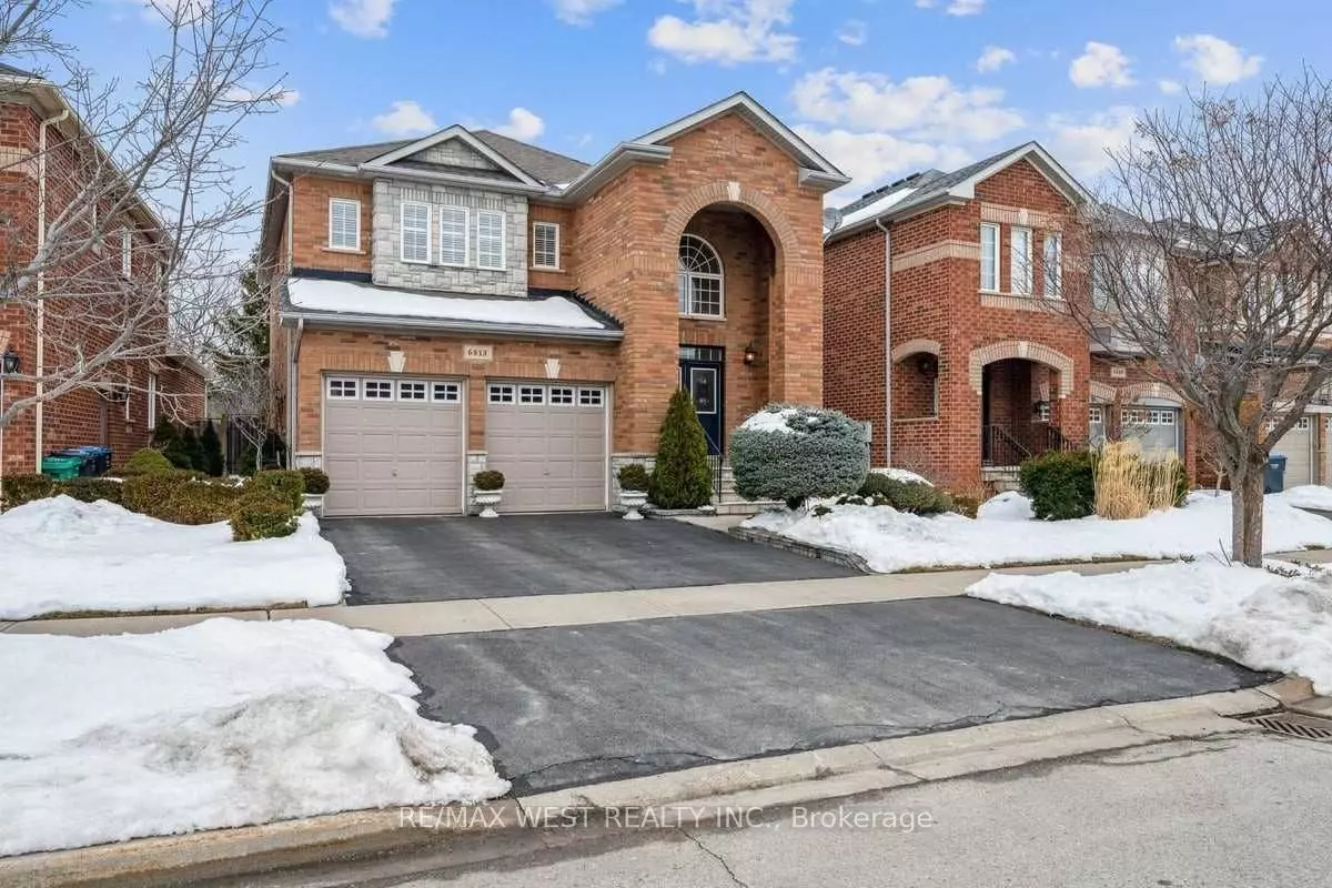 Mississauga, ON L5W 1P2,6813 Golden Hills WAY