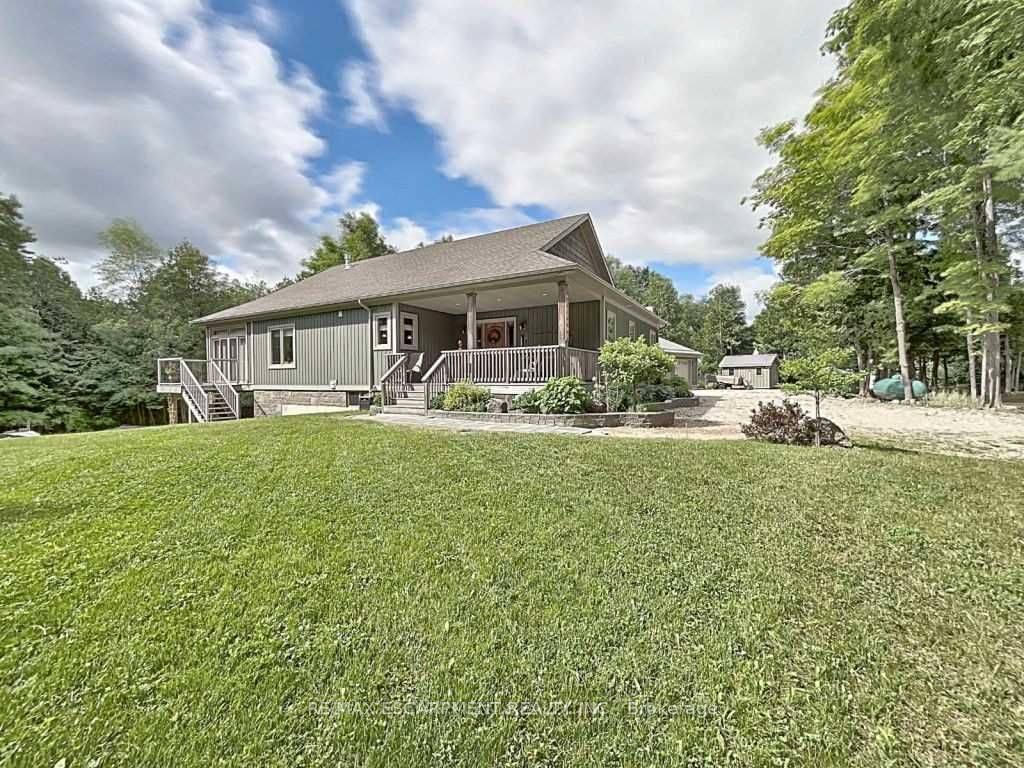 Grey Highlands, ON N0C 1E0,110 Penny LN