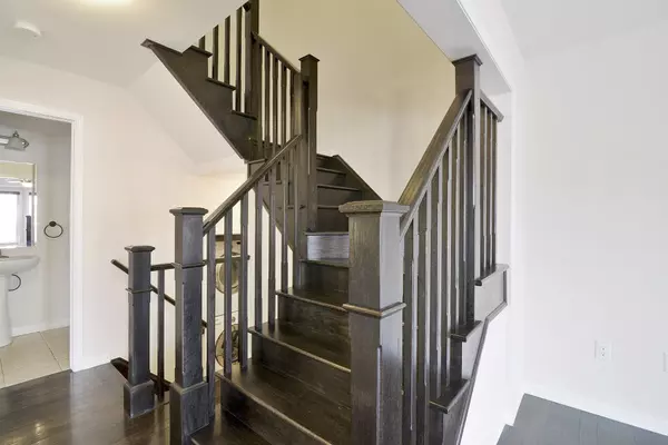 Milton, ON L9T 8G2,355 Cavanagh LN