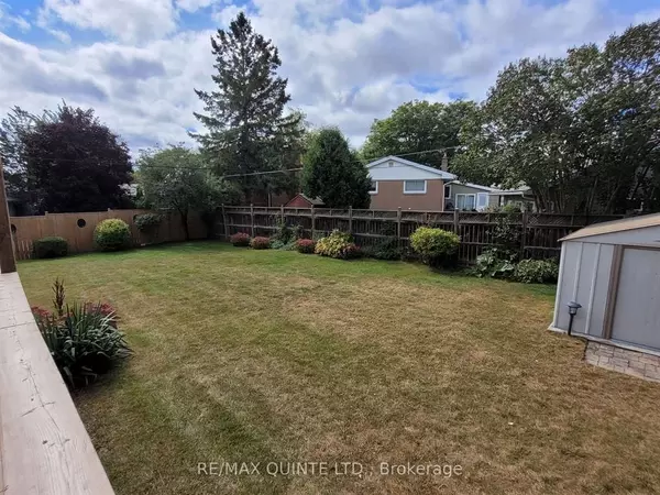 Belleville, ON K8P 3G4,8 Highview CRES