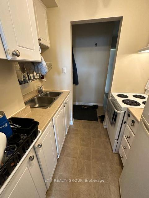 Belleville, ON K8P 3A3,25 College ST E #309
