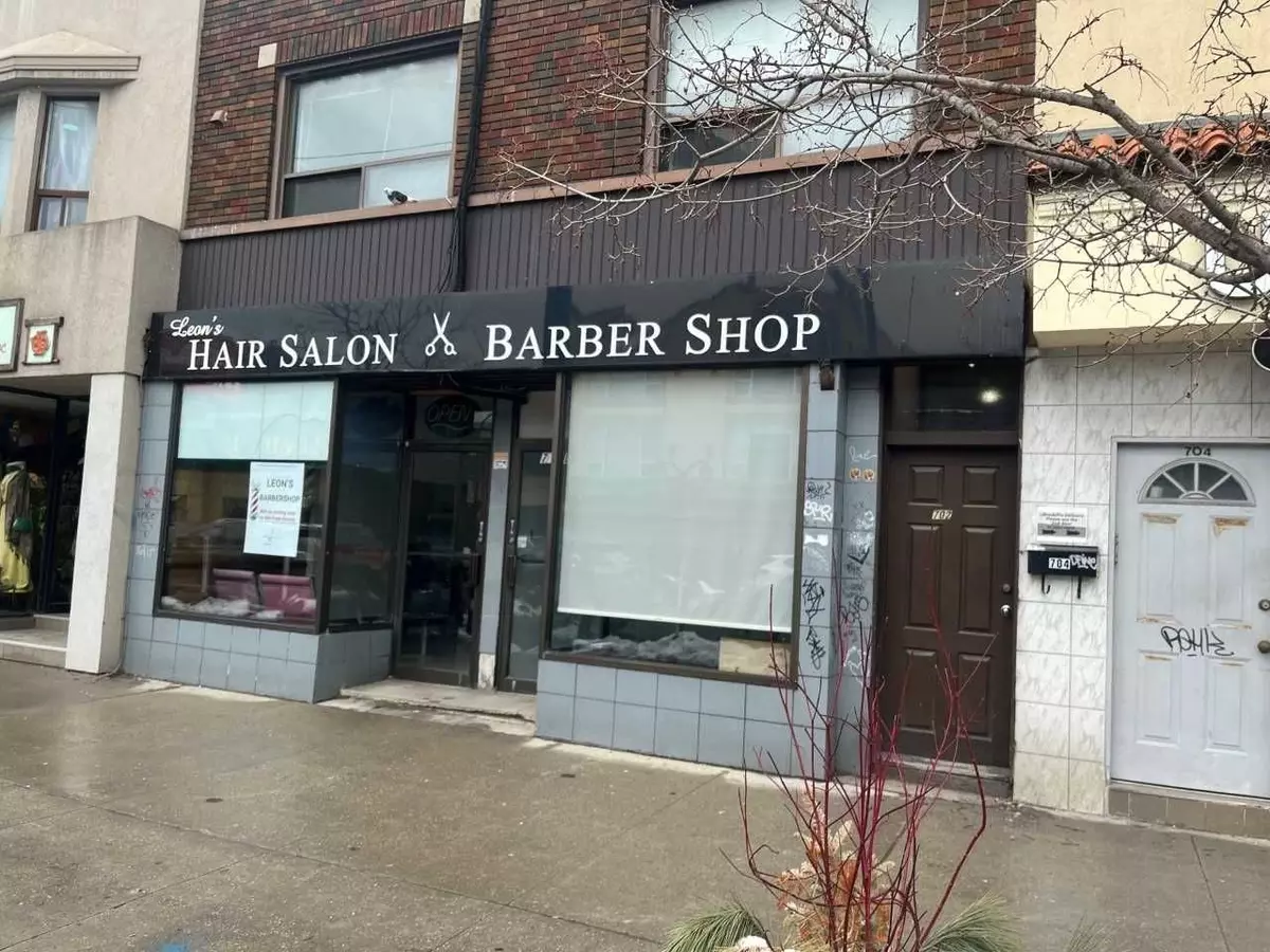 Toronto E03, ON M4J 1L1,702 Danforth AVE #4