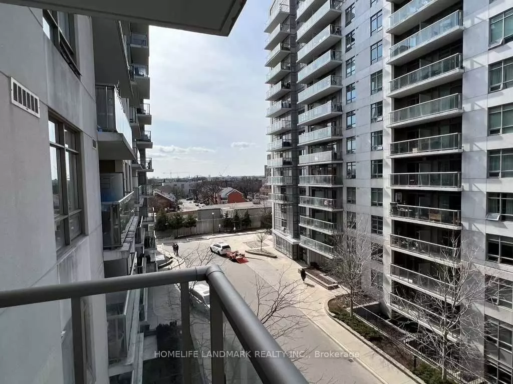 Toronto W02, ON M6H 4K5,812 Lansdowne AVE #521