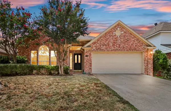 1672 Knoll Ridge Circle, Corinth, TX 76210