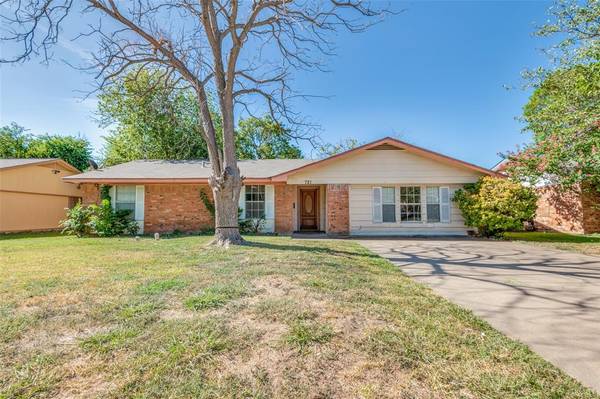 721 W Springdale Lane, Grand Prairie, TX 75052