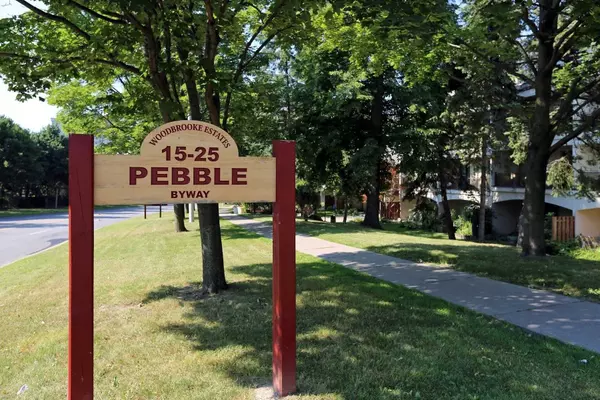 Toronto C15, ON M2B 3J6,25 Pebble Byway #12