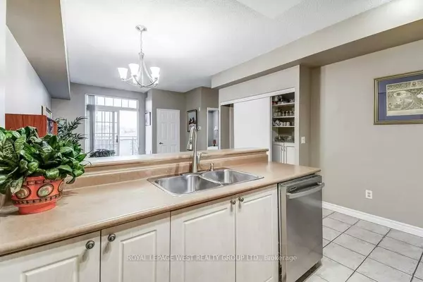 Oakville, ON L6H 6V9,2300 Parkhaven BLVD #412