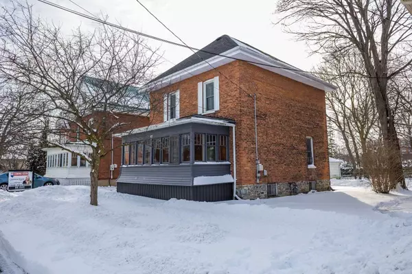 Kawartha Lakes, ON K9V 3B9,45 Cambridge ST S