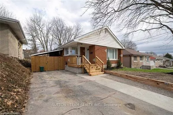 Cambridge, ON N1R 2W2,76 Glenview AVE