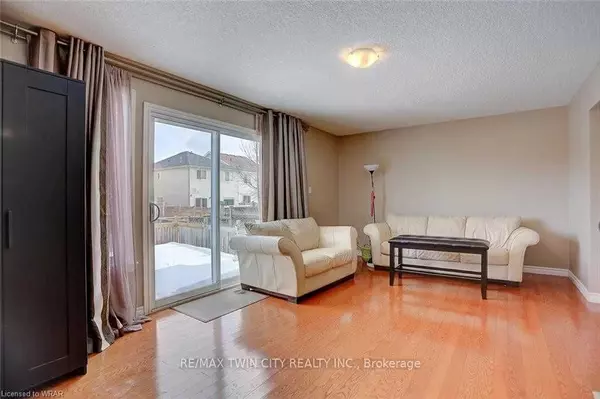 Waterloo, ON N2T 2Y8,352 Sauve CRES