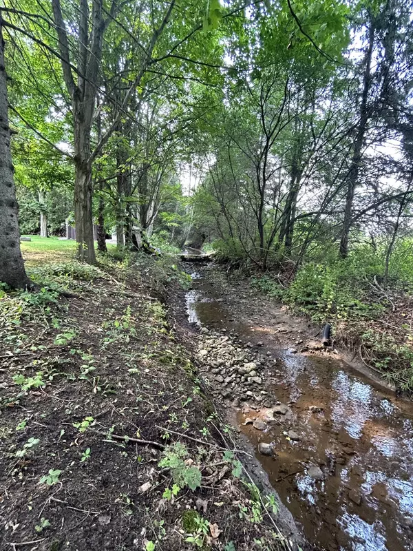 Centre Wellington, ON N0B 1J0,57 Wellington Rd 19 ST