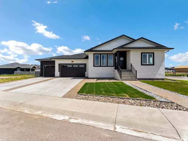 33 Dunes WAY, Desert Blume, AB T1B 0R7