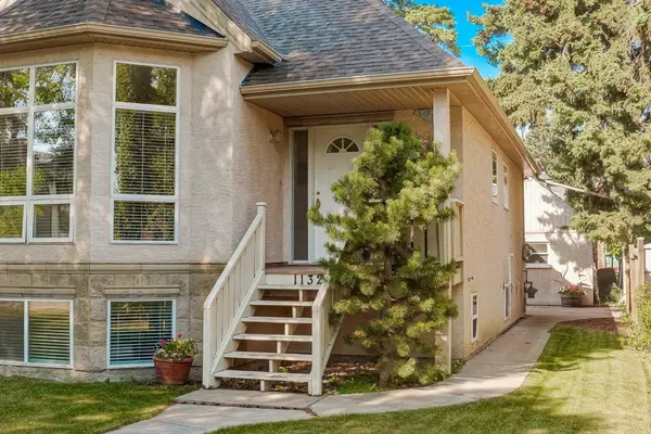 Calgary, AB T2E5J7,1132 Regent CRES NE