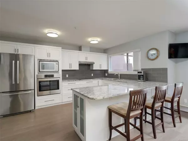 Victoria, BC V9A 7M5,75 Songhees Rd #124