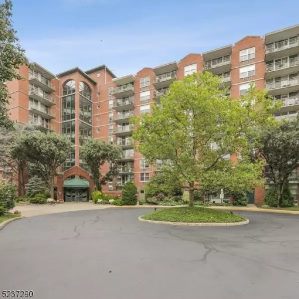 300 Main St Unit 410 #410, Little Falls Twp., NJ 07424