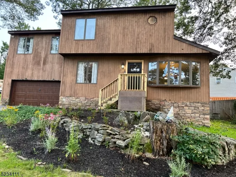 Hopatcong Boro, NJ 07843,44 Sutton Trail