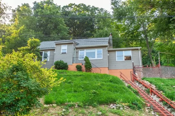 3 Florence St, Hopatcong Boro, NJ 07874