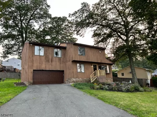 Hopatcong Boro, NJ 07843,44 Sutton Trail