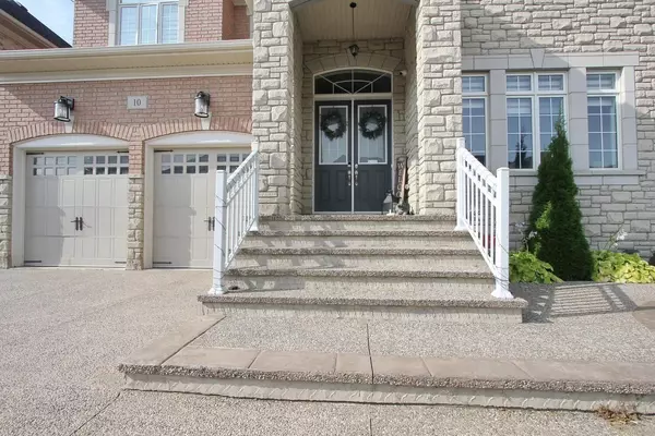 Brampton, ON L6P 4E3,10 Archway TRL