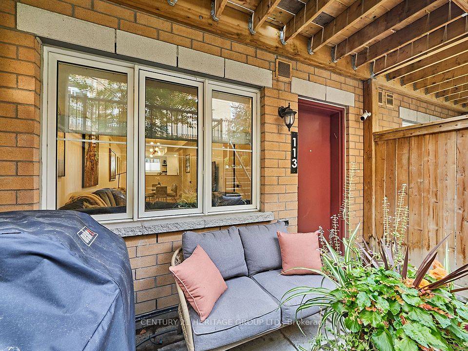 Toronto W04, ON M6E 2S2,370 Hopewell AVE #113