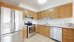 Brampton, ON L7A 1J5,200 Cresthaven RD E #61