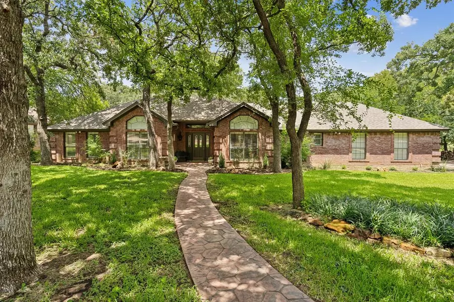 125 Quail Run Street, Jacksboro, TX 76458