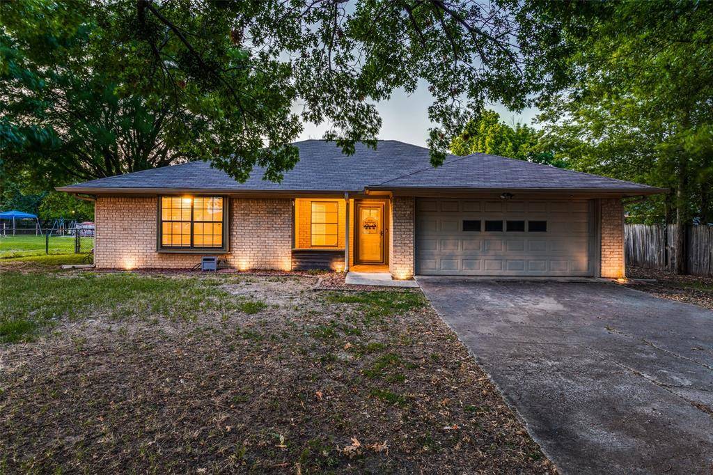 504 Center Point Lane,  Greenville,  TX 75402