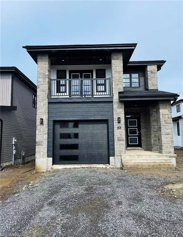 Loyalist, ON K7N 0E3,39 ERIE CT