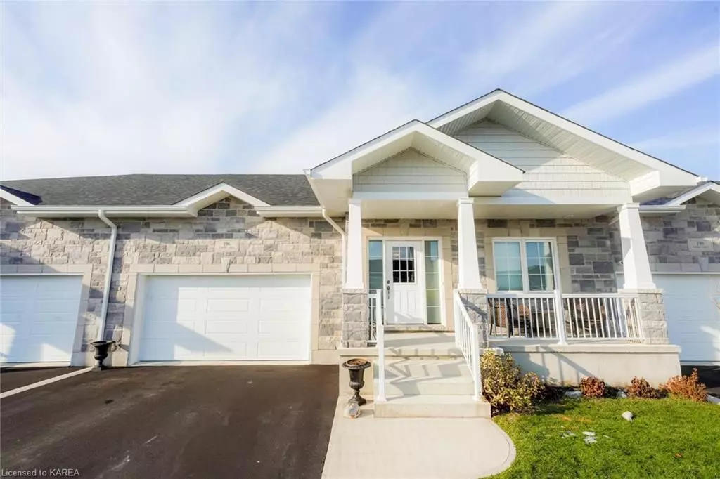 Loyalist, ON K7N 0B8,196 SORBIE CRES