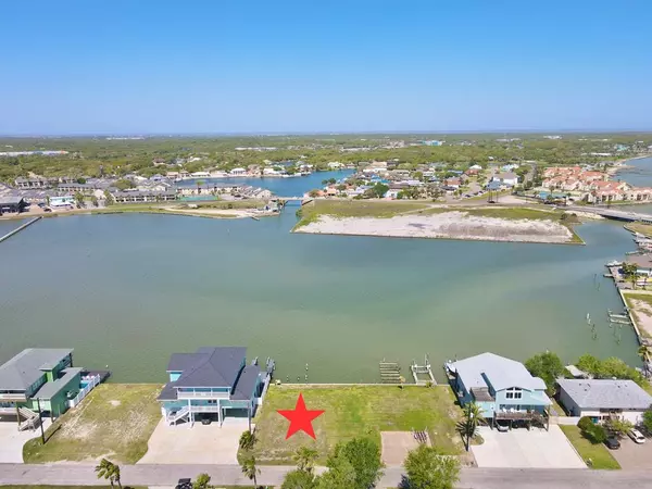 25 Riviera, Rockport, TX 78382