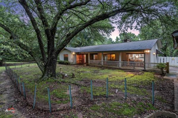 4923 CR 292,  Kilgore,  TX 75662