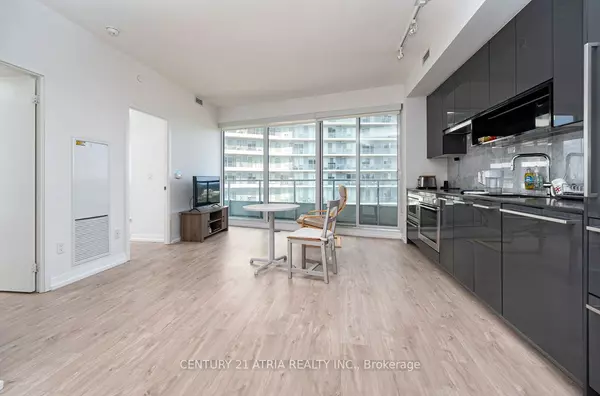 Toronto C15, ON M2K 0E3,115 McMahon DR #2205