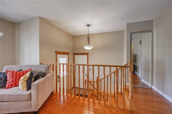 Kingston, ON K7M 7X9,880 BROTHLIN CRES