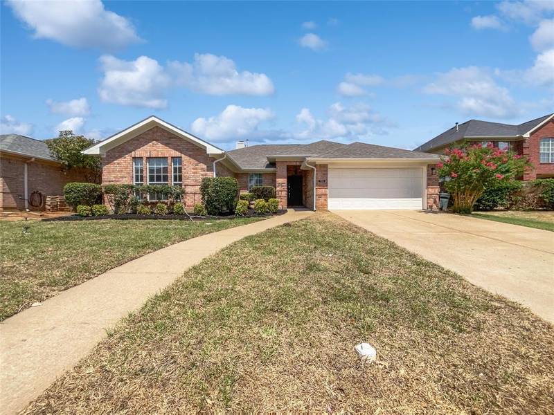 754 Texas Oak Trail, Lake Dallas, TX 75065