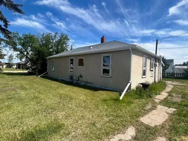 4901 50 ST, Hardisty, AB T0B 1V0