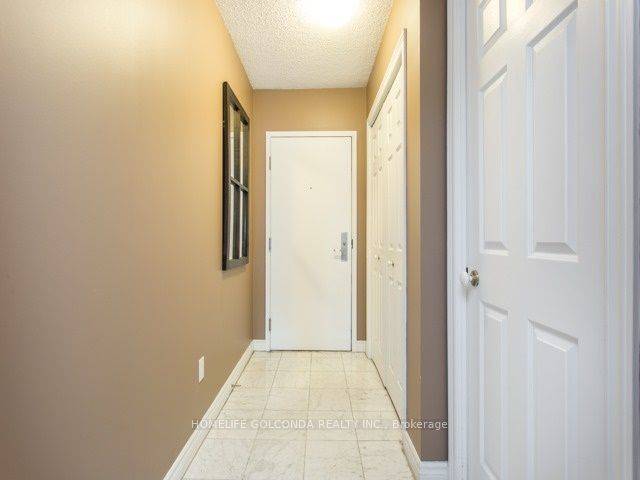 Toronto C01, ON M5J 2S9,71 Simcoe ST #901