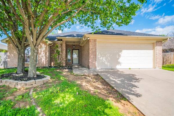 574 Tanglewood Drive,  Burleson,  TX 76028