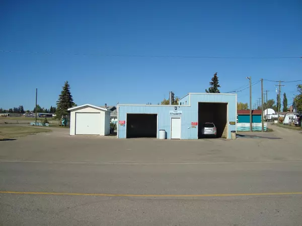 116 First AVE, Trochu, AB T0M 2C0