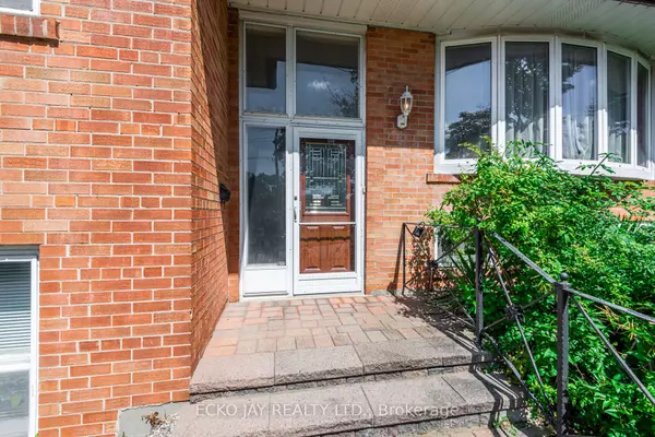 Toronto C13, ON M3A 3L2,2 Camwood CRES