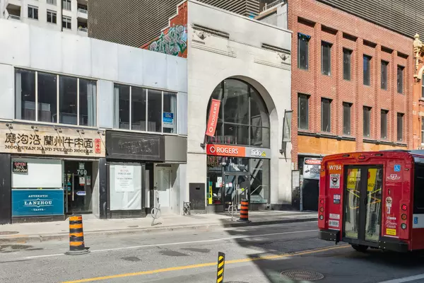 Toronto C01, ON M4Y 2B6,760 Yonge ST #2 Flr