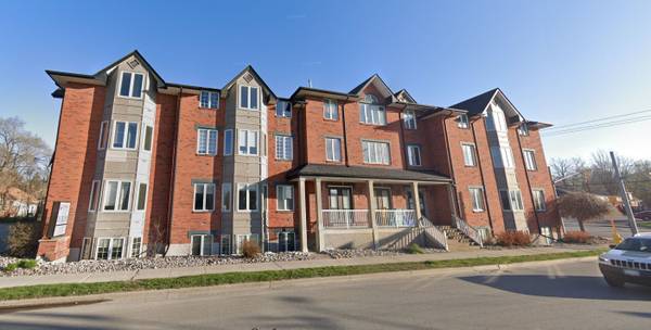 152 Bayfield ST #2nd Flr, Barrie, ON L4M 3B5