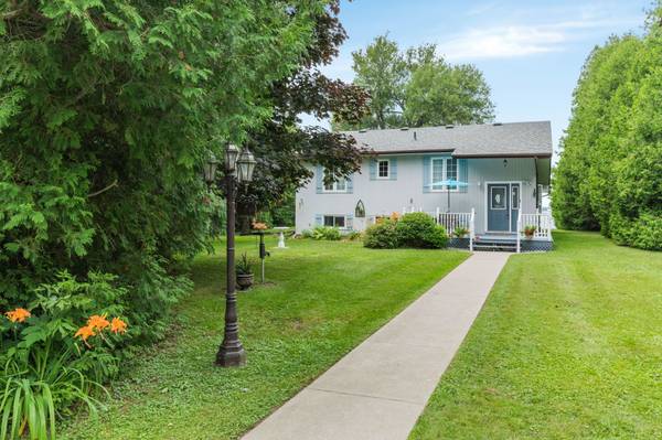 230 Parkview RD, Prince Edward County, ON K0K 1L0