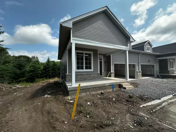 Bracebridge, ON P1L 0N5,23 Turnberry CT